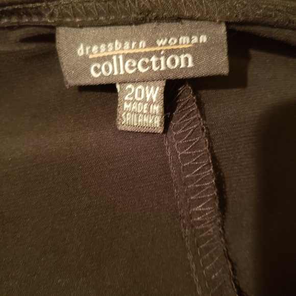 Long sleeve dress with broach - Picture 2 of 2